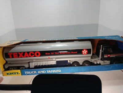 Ertl truck tanker Texico USA steel 20" long #3123 - Image 1 of 4