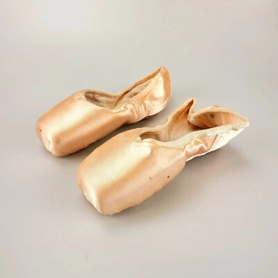 Capezio Dance Shoes Girl 4 Ballet Flat Slip On Pink Nude Pointe Wide USA - Image 1 of 4