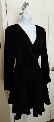 VESTIDO ASIMÉTRICO ENVOLVENTE NEGRO LISO BAR III MUJER MANGA LARGA TALLA MED Foto 1 de 4