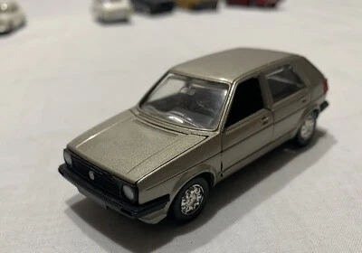 VW Golf Schabak Modell 1:43 No Polistil Mebetoys Burago  - Immagine 1 di 4