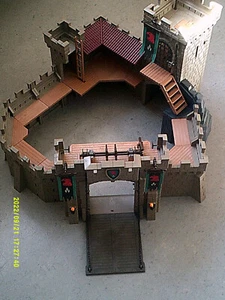 Playmobil 2 Ritterburgen 6001 und 4866 Konvolut Guter Zustand - Bild 1 von 9