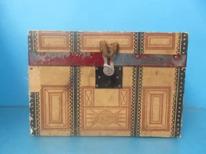 AWESOME ANTIQUE VICTORIAN CHILDS DOLL TRUNK MINIATURE 12" X 8.25 X 7.5 WOODEN - Bild 1 von 12