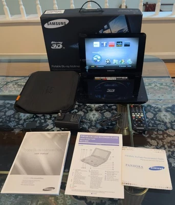 SAMSUNG BD-C8000 1080p 3D Blu-ray /DVD Player (10.1” Screen) - FOR PARTS ONLY! - Image 1 of 4