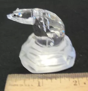 PEQUEÑA FIGURA DE OSO POLAR DE CRISTAL SOBRE FLUJO DE HIELO NEVADO - PRECIO REDUCIDO - Imagen 1 de 8