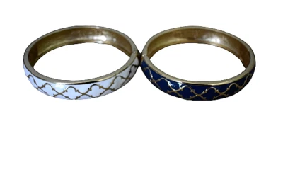 Juego de 2 pulseras de celosía Fornash esmaltadas blancas y doradas Foto 1 de 4