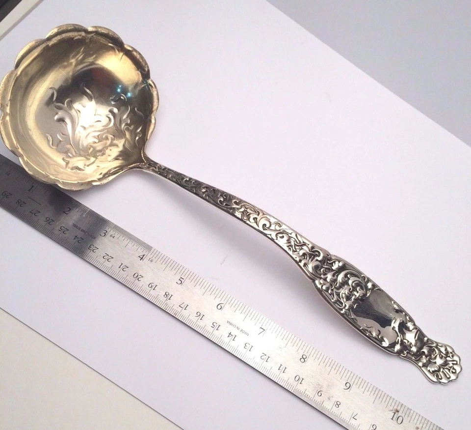 Cucharón de sopa de plata esterlina Heráldic by Whiting Division of Gorham Foto 1 de 1