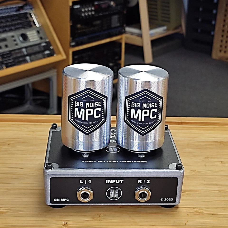 Audio Magic XFLTMZ1:1 Hi-Fi Studio Audio Transformer Pair | 3Hz to 250KHz - Image 1 of 4