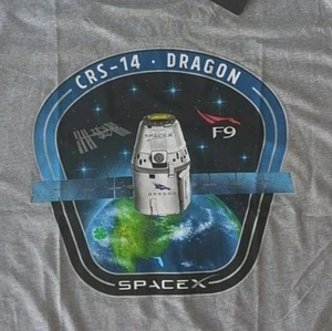 Space X Tshirt NWT Men's Size Large F9 FALCON 9 DRAGON CRS-14 - Picture 1 of 7