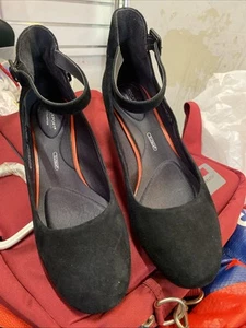 Rockport Total Motion Trutech Round Toe Pump Size 10 Medium Black Suede - Picture 1 of 3