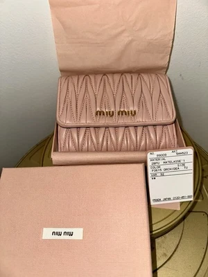 Cartera de Cuero Miu Miu Matelasse Orquídea Nueva con Etiquetas y Caja Auténtica Foto 1 de 4
