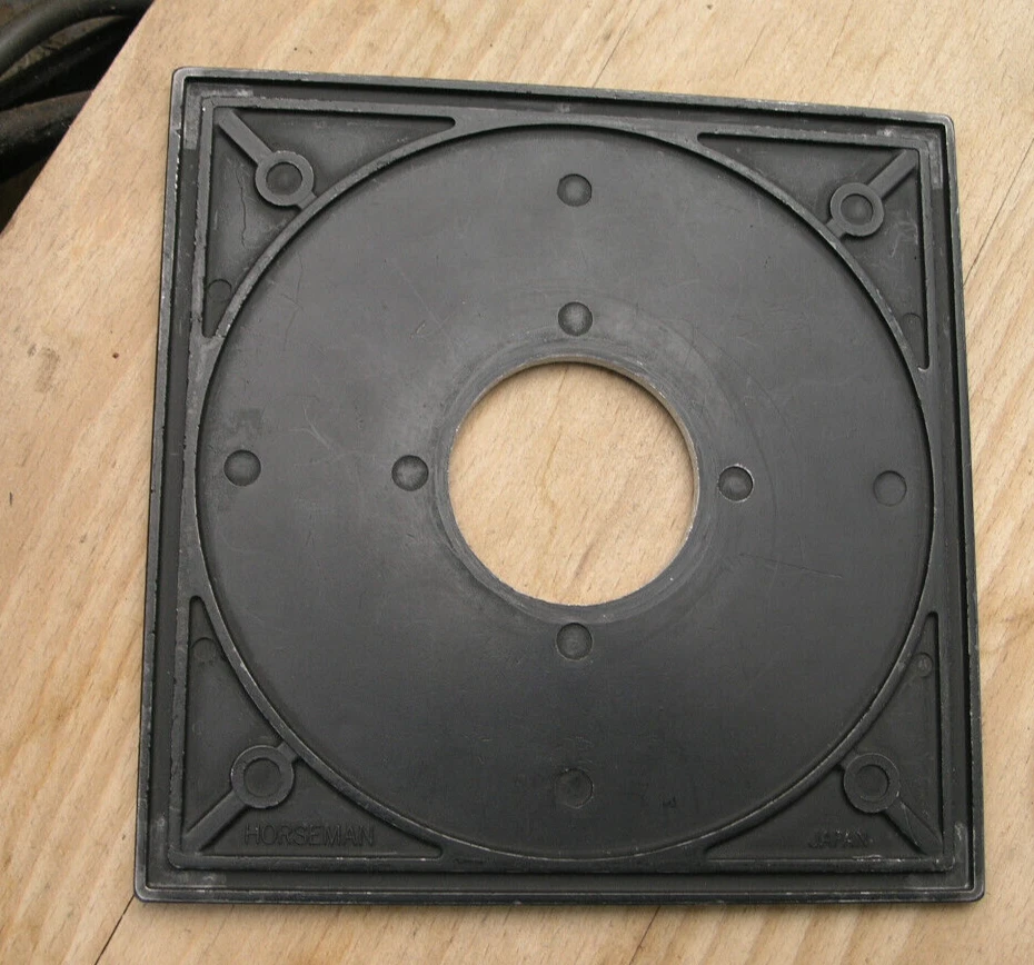 pattern  Sinar F & P fit  lens board Horseman badge  copal 1 41.6mm hole 14x14cm - Image 1 of 2