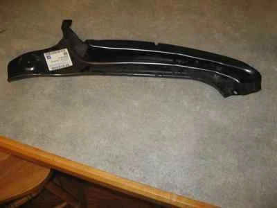 93183635 General Motors OEM rear left upper outer extension - 2008 Saturn Astra Foto 1 de 2