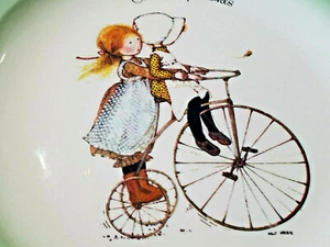 Placa decorativa Holly Hobbie 10" rueda alta amistad 1972  - Imagen 1 de 7