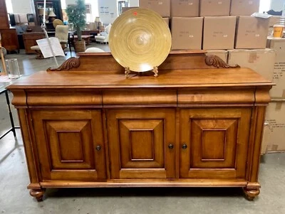 Ethan Allen Saxton Buffet / Aparador / Servidor lol Acabado Caramelo 296306 253 HC Foto 1 de 4