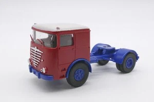 C045 BREKINA camion Büssing LS 11 trattore a 2 assi rosso bianco blu non stampato NUOVO - Foto 1 di 4