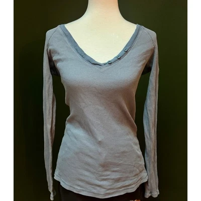 Blusa feminina Y2K Rebecca Beeson azul cinza manga longa P - Imagem 1 de 4