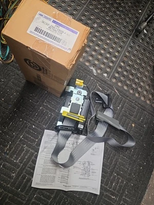 99-04 Ford F250 Crew Cinturón de Seguridad Delantero Izquierdo Cinturón Retractor Nuevo de Lote Antiguo Foto 1 de 4