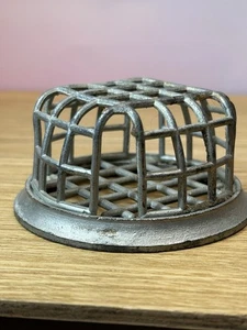 Vintage Metal Wire Flower Frog Kanzan Dome Solid Floral Arranger 3.25 inches - Picture 1 of 5