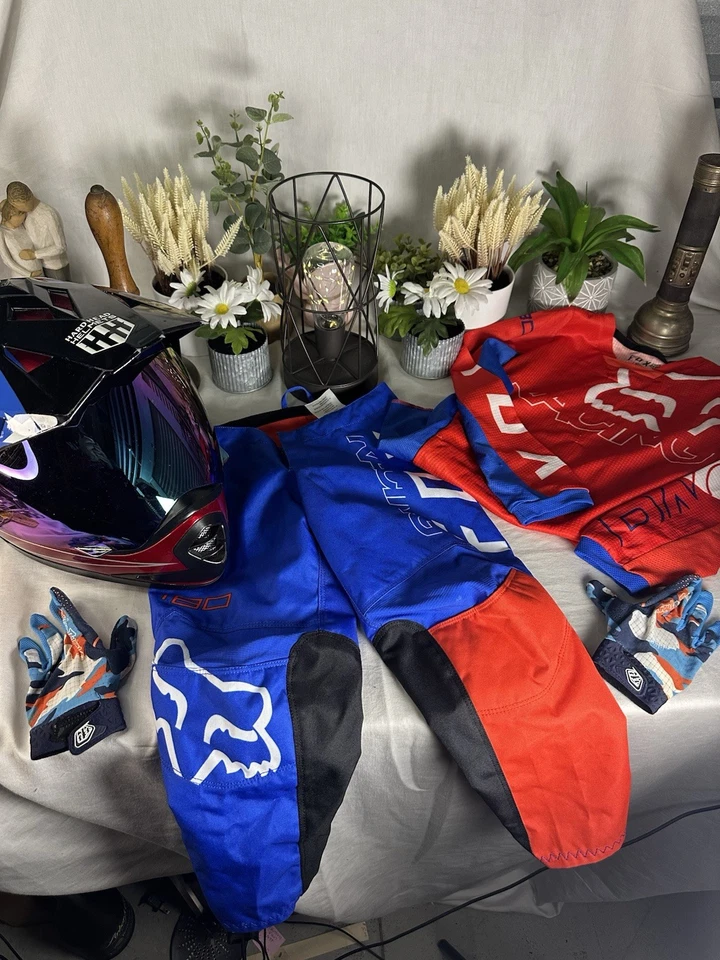 Equipo de equitación FOX ATV / moto de cross: casco, pantalones, jersey, guantes. Wow pequeño juvenil Foto 1 de 4