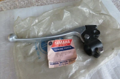 YAMAHA DT100 DT125 RD200 RD250 RD350 RD400 TX500 XS500 CLUTCH LEVER HOLDER SET - Image 1 of 4
