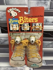 New & Sealed Vintage SNOOPY BOW BITERS Shoelace Holders Brookside 1989 - Picture 1 of 2