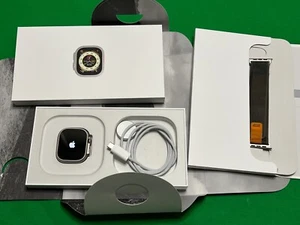 Apple Watch Ultra 49mm mit Trail Loop Armband Battery: 95% Zustand: Gut - Zdjęcie 1 z 15