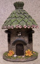 Garden Accent Fairy or Gnome Battery Lighted Grass Roof House NEW 7" tall
