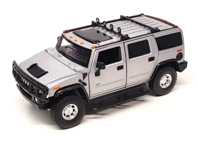 Tayumo 1/32 Scale Diecast 32160011 - Hummer H2 - Silver - Image 1 of 4