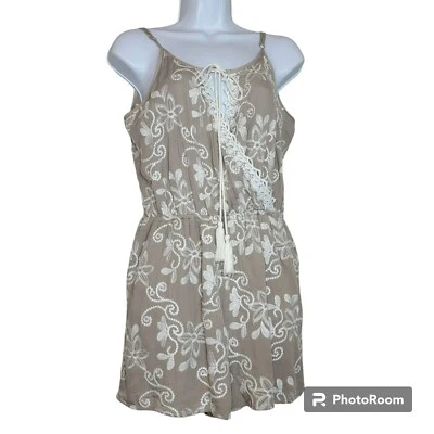 Papaya USA Romper, Women M, Beige w/White Embroidered Flowers, Adj. Strap, EUC - Image 1 of 4
