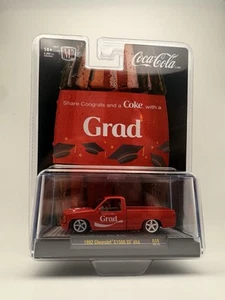 M2 Machines 2025 Coca-Cola ๐ฅ 1992 Chevrolet C1500 SS 454 ๐ฅ Grado ๐ฅ - Foto 1 di 5