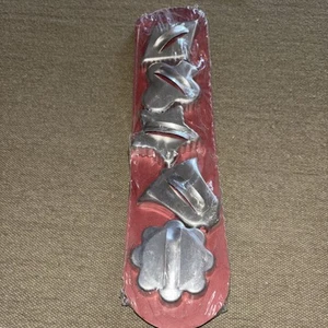 Set Of 6 Vintage Mirro Cookie Cutters: Bell, Star, Scallop, Heart, Diamond, Club - Picture 1 of 4