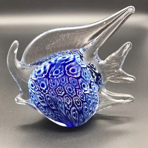 Estatuilla de pez ángel de vidrio artístico pisapapeles azul cobalto blanco flor floral transparente - Imagen 1 de 9