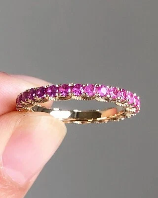 Alianza de boda de diamantes y zafiros rosados naturales de 2,80 quilates de oro amarillo de 14 quilates 6 Foto 1 de 4