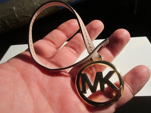 MICHAEL KORS CIONDOLO PORTAPACCHI O BORSETTA ID AG