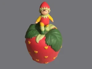 Avon 1993 STRAWBERRY Hearts Delight Porcelain BELL with Pixie Elf Figurine - Picture 1 of 7