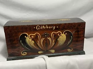 BEAUTIFUL VTG. SWEDISH GOTHENBURG FOLK ART HAND PAINTED WOODEN CHEST WITH KEY - Picture 1 of 13