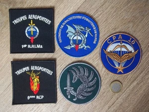 lot écussons militaire parachutiste insignes collection - Foto 1 di 3