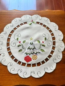 Tailor Made Embroidered Christmas Beige Doilies 30 cm round shape for Xmas EACH - Picture 1 of 2