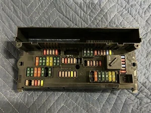 BMW 7 Series F01 Front Power Distribution Box Fusebox 9234421 9210861 9151320 - Picture 1 of 5