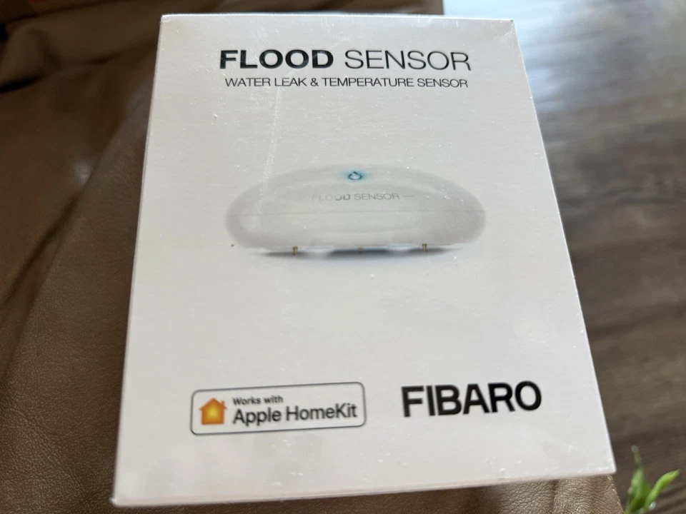 FIBARO FGBHFS-101 Flood Sensor  Water Leak & Temperature Sensor - Apple HomeKit - Image 1 of 1