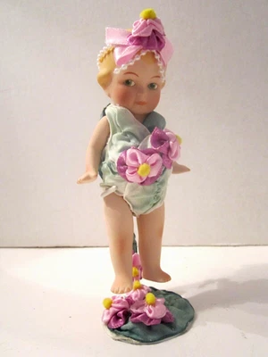 Marie Osmond Flower Babies Collection Miniature Porcelain Doll Numbered 632/3000 - Image 1 of 4