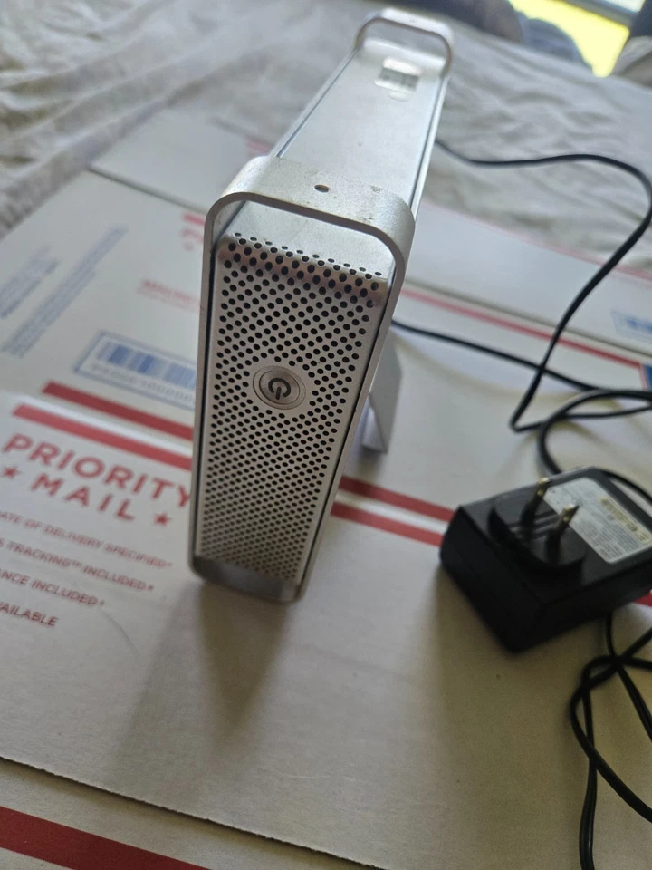 Macally G-S35SU3 External HDD enclosure w/WD 1TB Black Drive w/cables/power cord - Image 1 of 4