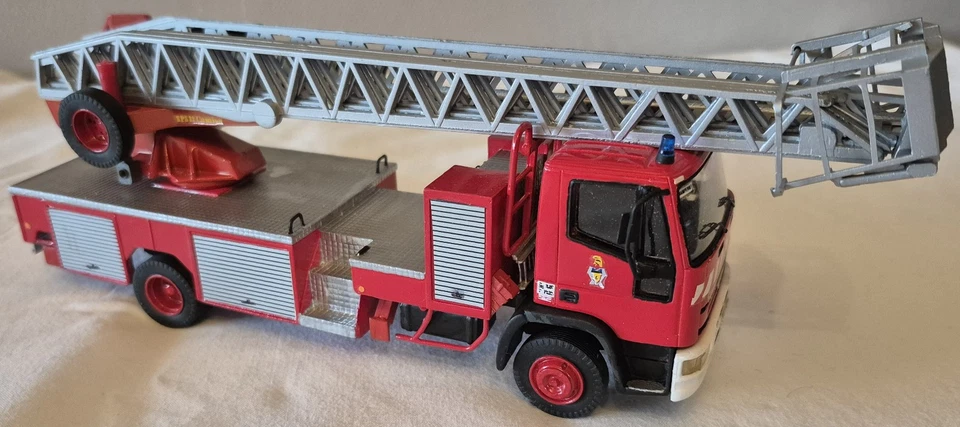 Miniature BSPP pompiers Paris EPA Iveco MVI K108 - Photo 1/4