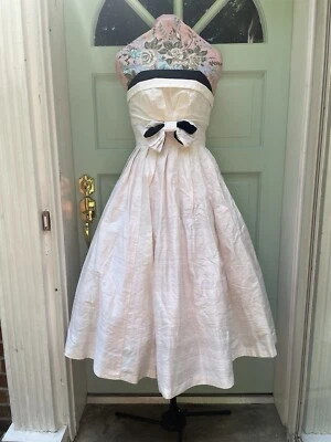 Nuevo con etiquetas Vestido Vintage Laura Ashley Seda Boda Recepción Talla EE. UU. 10/Reino Unido 12 Foto 1 de 4