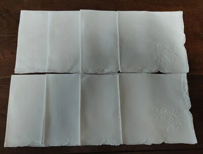 Série de huit serviettes de tables lin brodé 39 X 41 cm - Photo 1/4