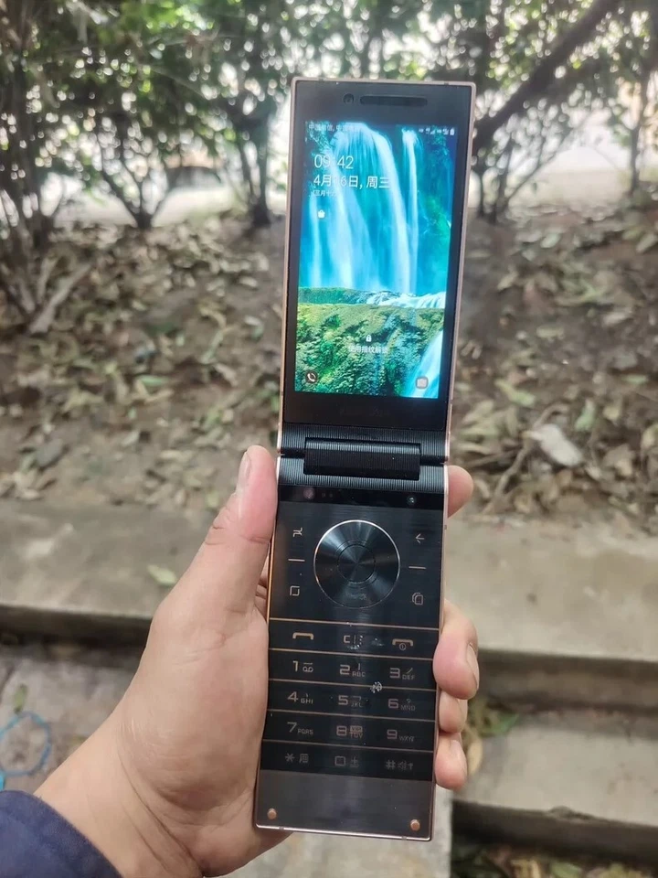 99% New  Samsung W2019 flagship flip phone 128GB/256GB Android phone - Image 1 of 1