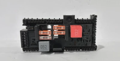 Mercedes W213 E300 S600 2017-2019 maletero trasero caja de relé de fusibles A2139068801 OEM Foto 1 de 4