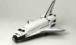 TAMIYA 60402 - KIT A MONTER ET PEINDRE Navette Spatiale Atlantis 1/100  - Picture 1 of 2