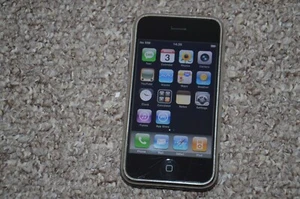 Apple iPhone 2g 1st Generation - 8GB - Black (O2) A1203 (GSM) 1st Gen - Picture 1 of 3