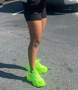 Entrenador de suela transparente Balenciaga Triple S verde neón talla 38 - Imagen 1 de 13